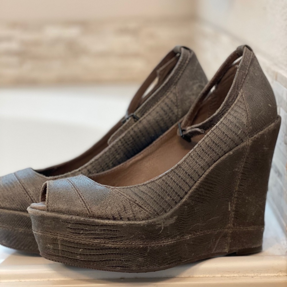 Bacio 61 Notizia Wedge - coffeebean 🎁